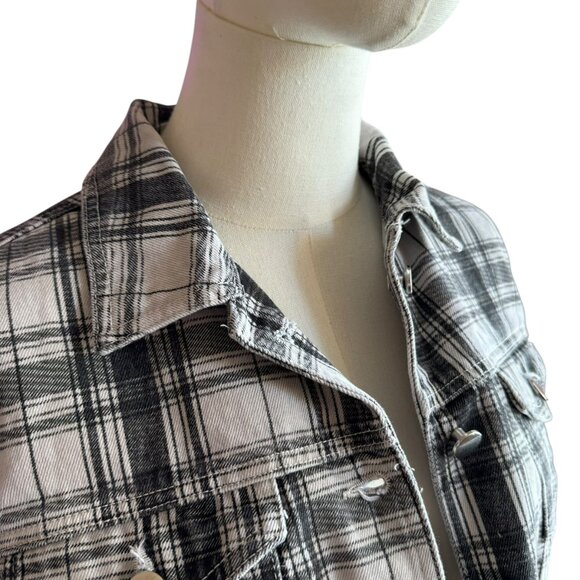 ASOS Black & White Plaid Denim Jacket Size US 8 / UK 12 | Cropped Button Front - Picture 7 of 7